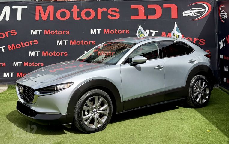 מודעת רכב מאזדה CX-30