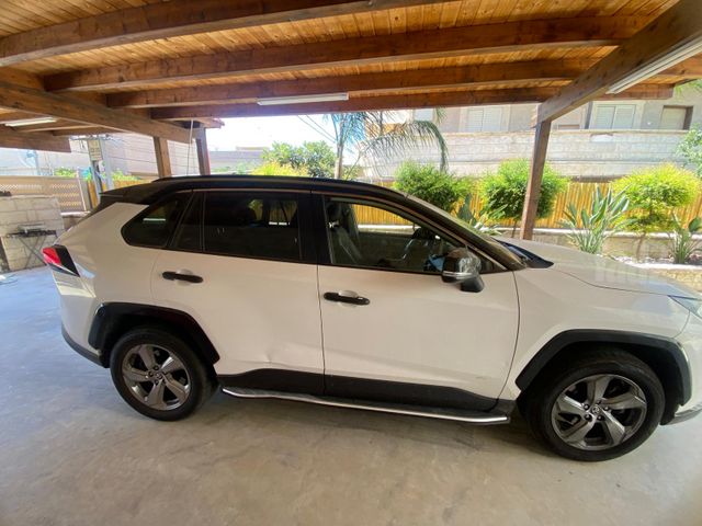 מודעת רכב טויוטה RAV4