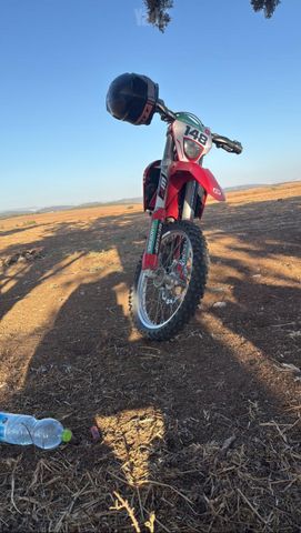 מודעת רכב גאס-גאס EC250F