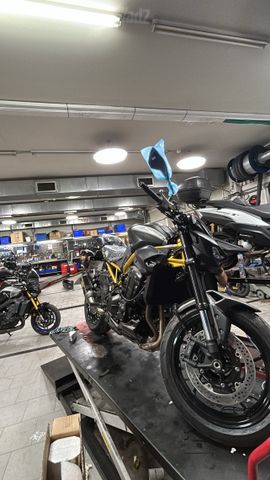 מודעת רכב קאוואסאקי Z900