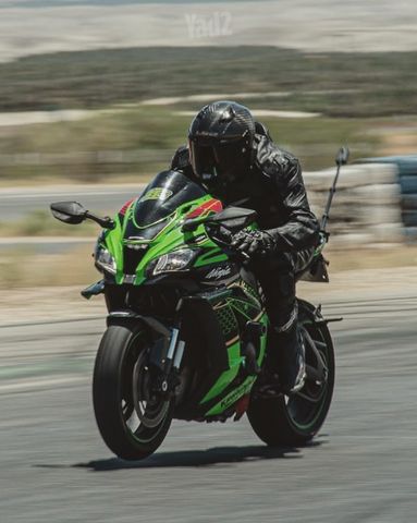 מודעת רכב קאוואסאקי נינג'ה ZX 10R