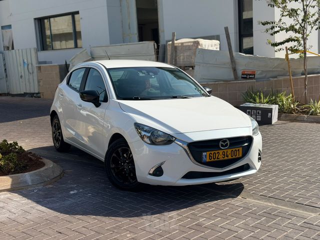 מודעת רכב מאזדה 2
