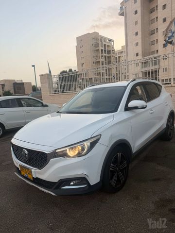 מודעת רכב אם ג'י ZS