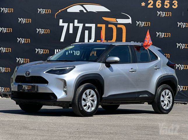 מודעת רכב טויוטה יאריס קרוס 1