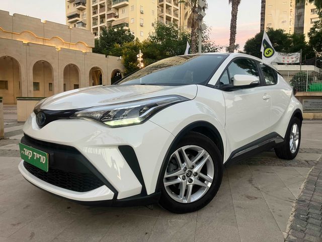 מודעת רכב טויוטה C-HR