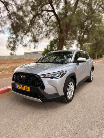 מודעת רכב טויוטה קורולה קרוס
