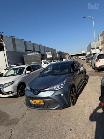 מודעת רכב טויוטה C-HR