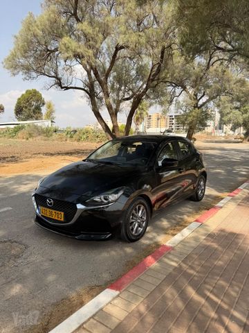 מודעת רכב מאזדה 2