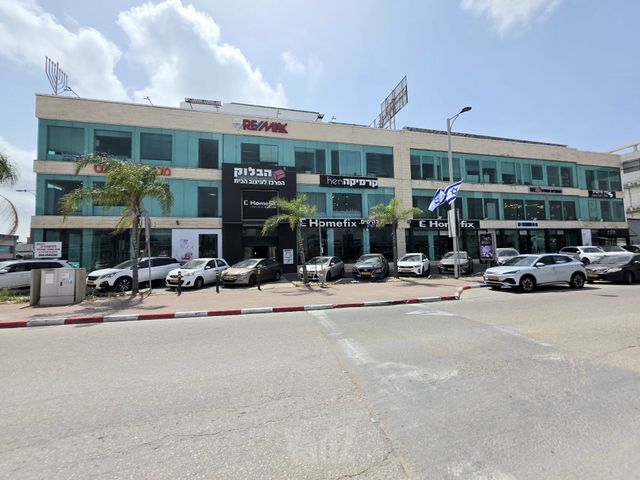 האומן 