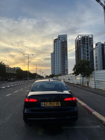 מודעת רכב פולקסווגן ג'טה