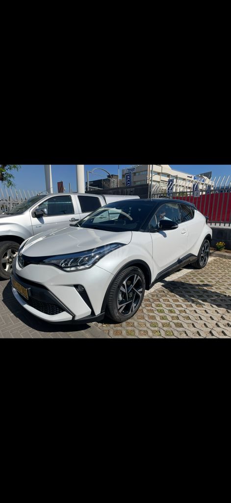 מודעת רכב טויוטה C-HR