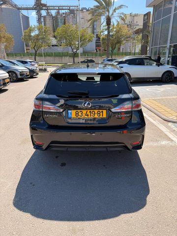 מודעת רכב לקסוס CT