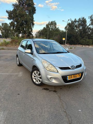 מודעת רכב יונדאי i20