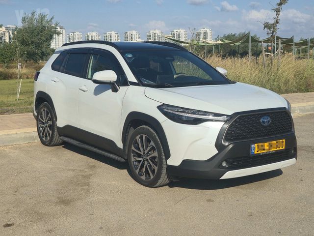 מודעת רכב טויוטה קורולה קרוס