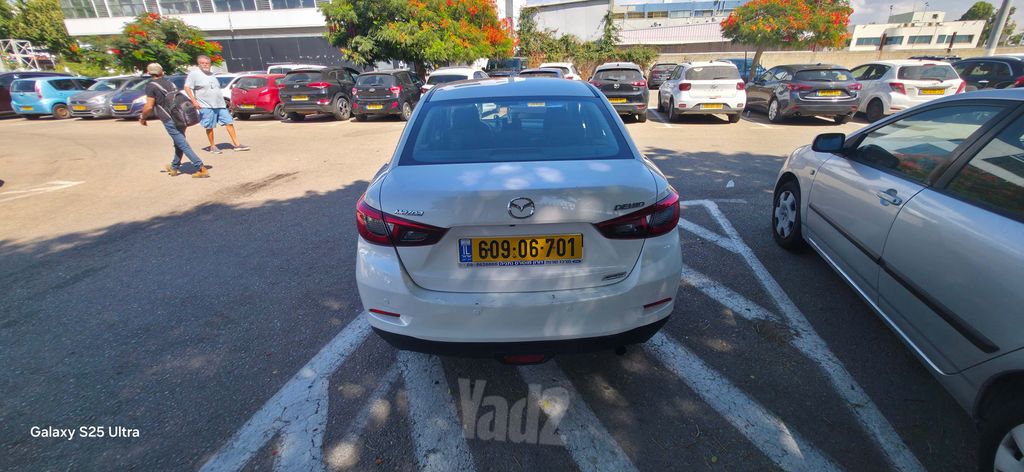 מודעת רכב מאזדה 2