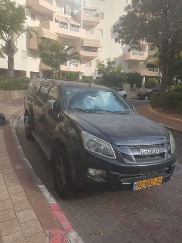 מודעת רכב איסוזו די-מקס