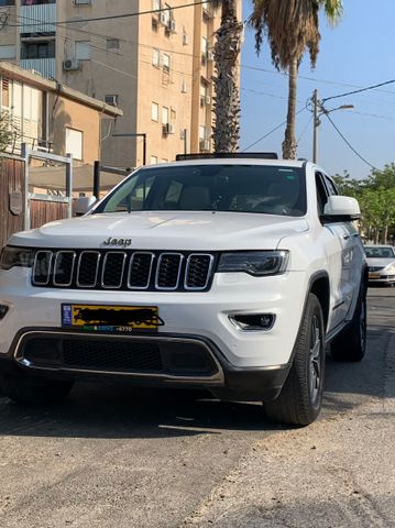 מודעת רכב ג'יפ גרנד צ'ירוקי
