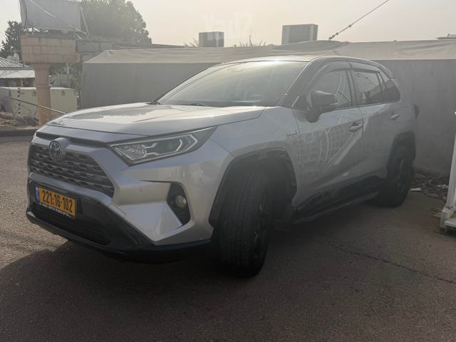 מודעת רכב טויוטה RAV4