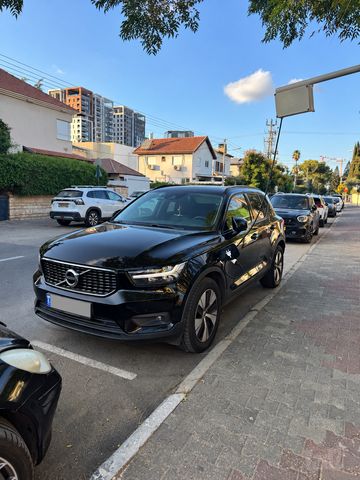 מודעת רכב וולוו XC40