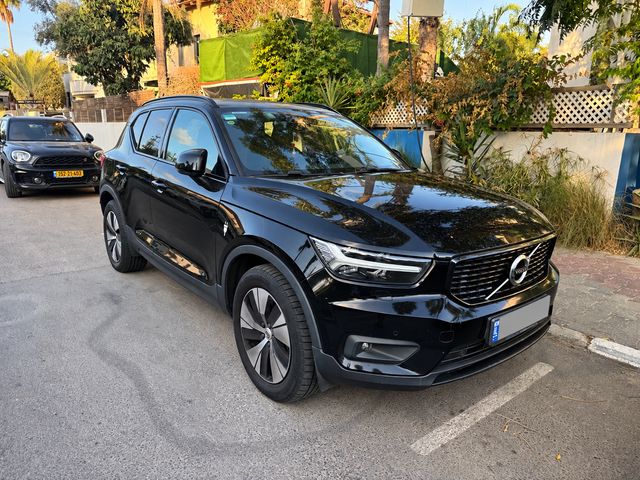 מודעת רכב וולוו XC40