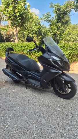 מודעת רכב קימקו דאון-טאון 350