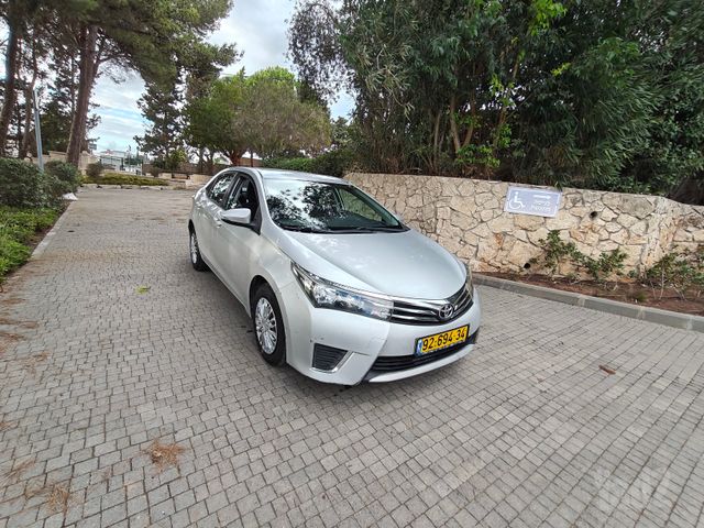 מודעת רכב טויוטה קורולה