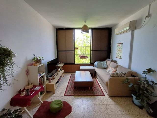 עזרא 25