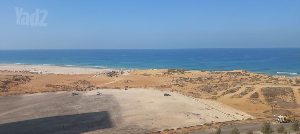 אהוד מנור 