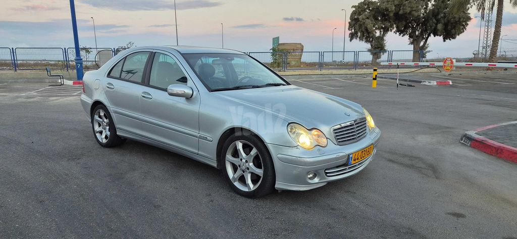 מודעת רכב מרצדס-בנץ C-class