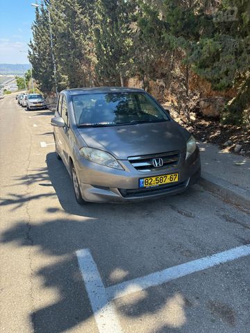 מודעת רכב הונדה FR-V