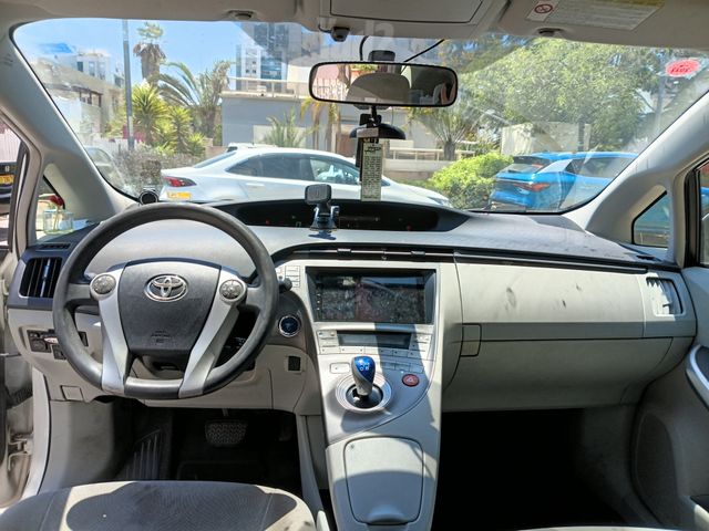 מודעת רכב טויוטה פריוס