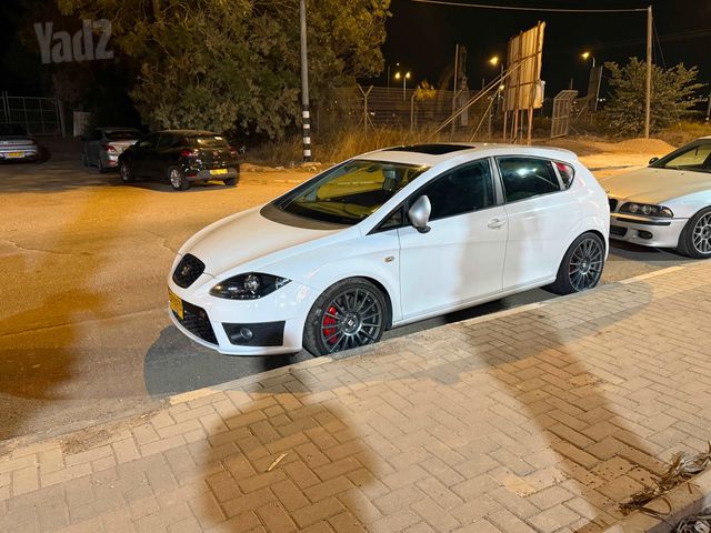 מודעת רכב סיאט לאון
