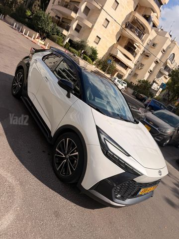 מודעת רכב טויוטה C-HR