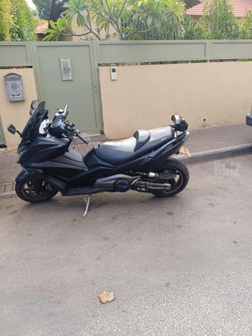 מודעת רכב קימקו AK 550
