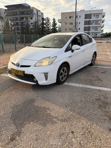 מודעת רכב טויוטה פריוס