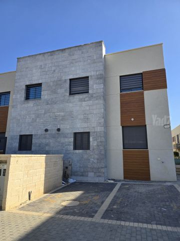 בר לב חיים 12