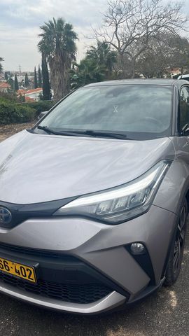 מודעת רכב טויוטה C-HR
