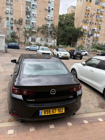 מודעת רכב מאזדה 3