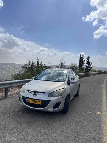 מודעת רכב מאזדה 2