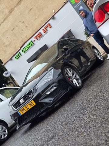מודעת רכב סיאט לאון