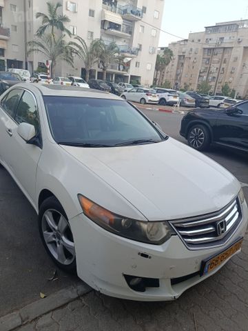 אקורד Executive אוט׳ בנזין סדאן 4 דל 2.0 (156 כ״ס)