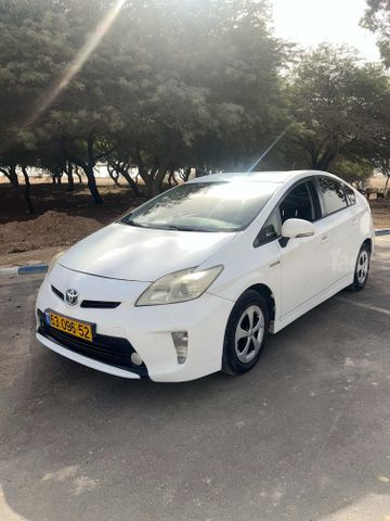 מודעת רכב טויוטה פריוס