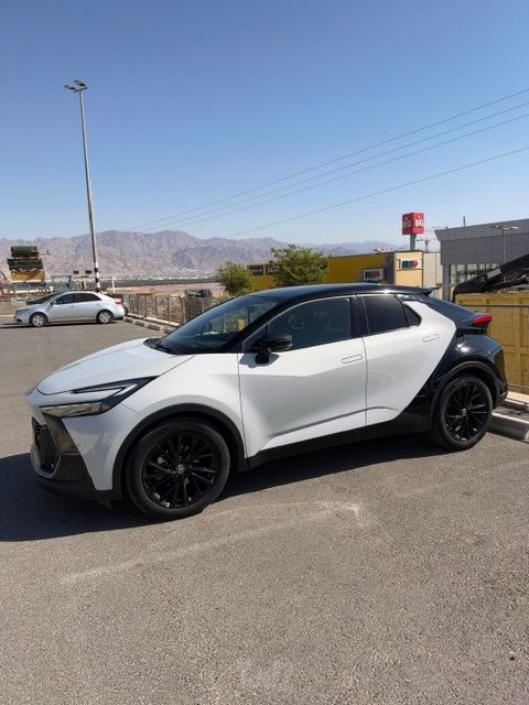 מודעת רכב טויוטה C-HR