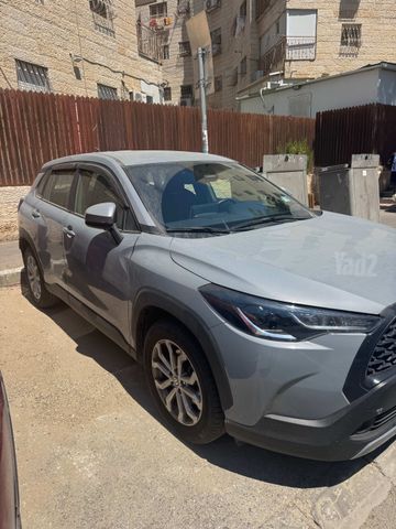 מודעת רכב טויוטה קורולה קרוס