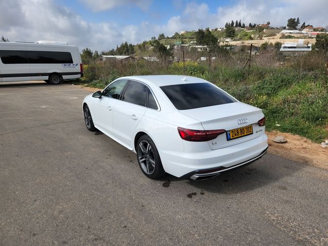 מודעת רכב אאודי A4