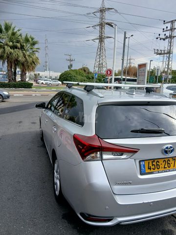 מודעת רכב טויוטה אוריס