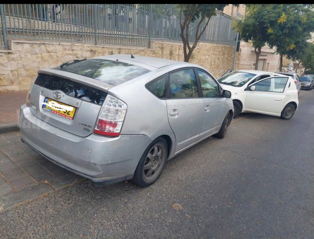 מודעת רכב טויוטה פריוס