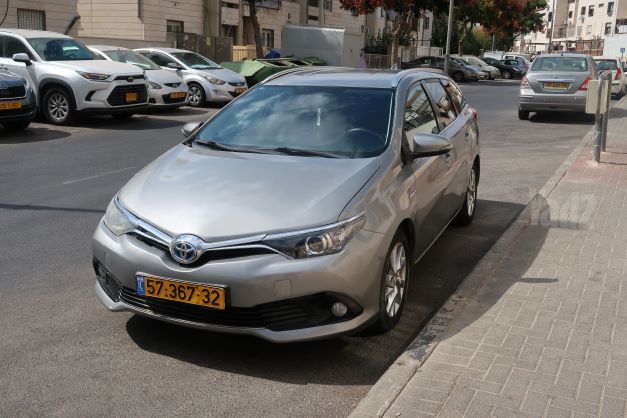מודעת רכב טויוטה אוריס