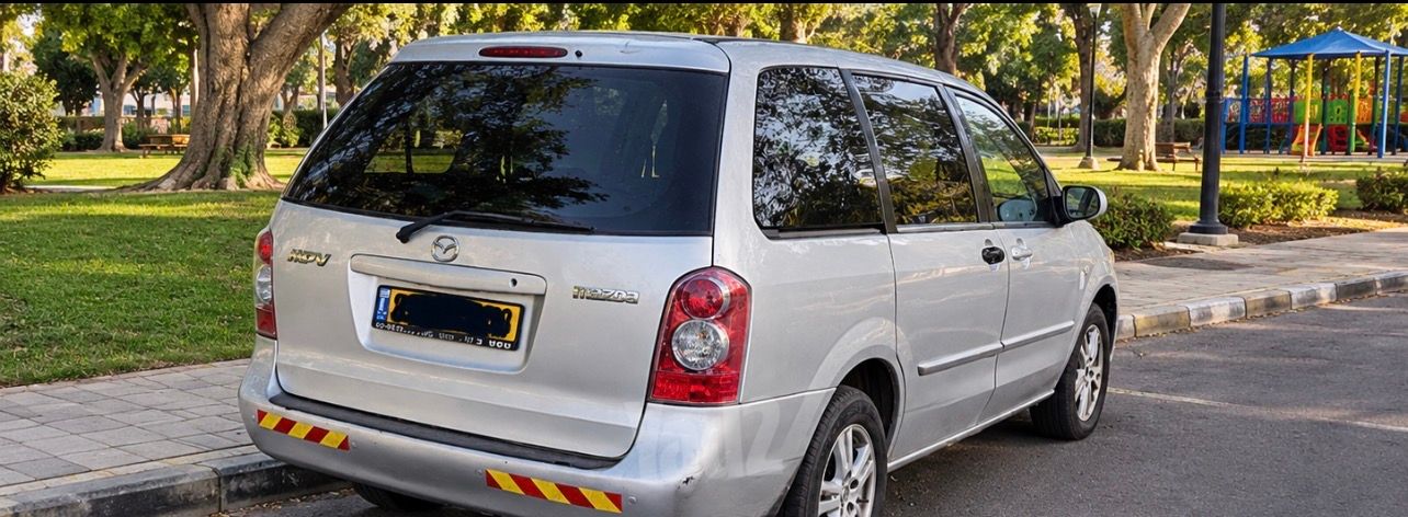 מודעת רכב מאזדה MPV