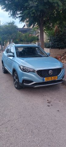 מודעת רכב אם ג'י ZS